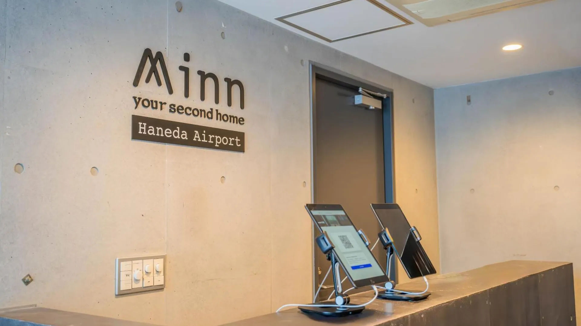 Minn Haneda Airport Tokyo